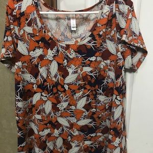 L LuLaRoe Classic Tee